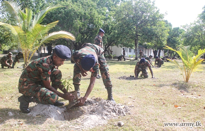 යුද්ධ හමුදා සේවා වනිතා ඒකකයේ 40 වන සංවත්සරයට සමගාමීව රුක් රෝපණ වැඩසටහනක්