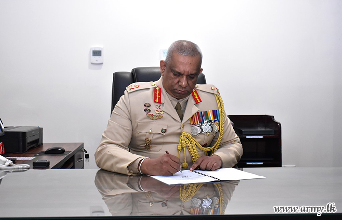 යුද්ධ හමුදා මූලස්ථානයේ නව විධායක ජෙනරාල්  ධූරයේ රාජකාරි අරඹයි