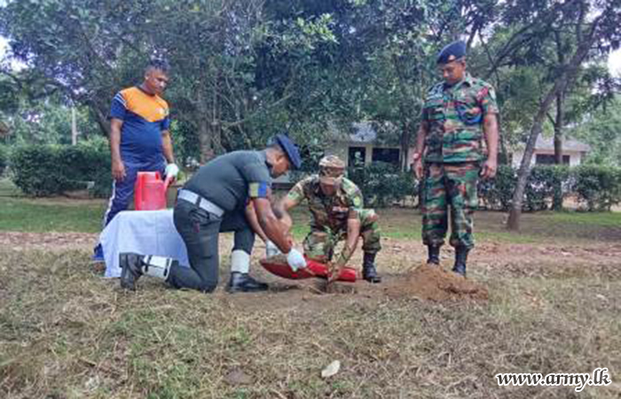 යුද්ධ හමුදා සේවා වනිතා ඒකකයේ 40 වැනි සංවත්සරය වෙනුවෙන්  ආරක්‍ෂක සේනා මූලස්ථානය - වන්නි වෙතින් රුක් රෝපණ වැඩසටහනක්   