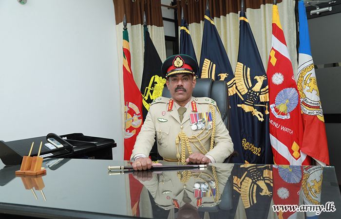 12 පාබල සේනාංකයේ නව සේනාංකාධිපති මේජර් ජෙනරල් පී.කේ.ඩබ්ලිව්.ඩබ්ලිව්.එම්.ජේ.එස්.බී. ඩබ්ලිව්. පල්ලෙකුඹුර ආර්ඩබ්ලිව්පී ආර්එස්පී එන්ඩීයූ පීඑස්සී ධූරයේ රාජකාරී අරඹයි