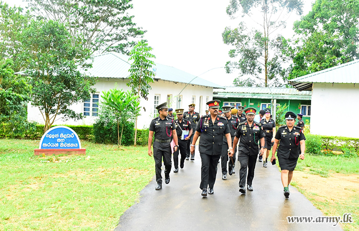 ආරක්‍ෂක සේනා ආඥාපති - මධ්‍යම දියතලාව යුද්ධ හමුදා රෝහලේ සංචාරයක