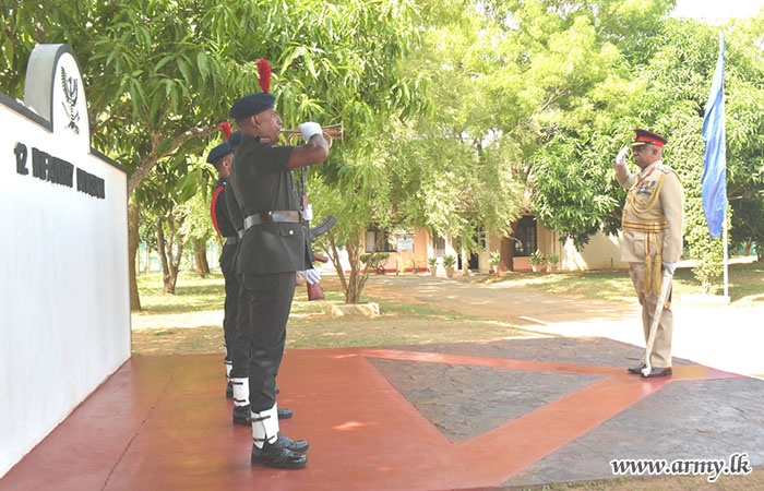 ධූරයෙන් නික්ම යන 12 පාබල සේනාංකයේ සේනාංකාධිපති වෙත ගෞරවාචාරය‍