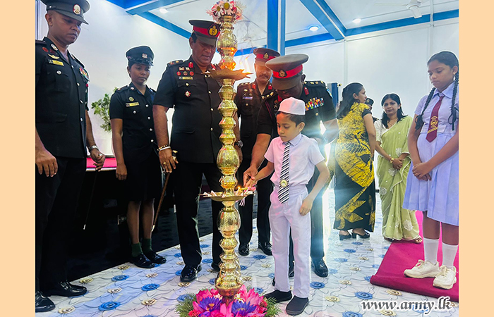 ශ්‍රී ලංකා යුද්ධ හමුදා කෘෂිකර්ම හා පශු සම්පත් බලකා සේවා වනිතා ශාඛාවේ මූලිකත්වයෙන් පොත් පරිත්‍යාග වැඩසටහනක්