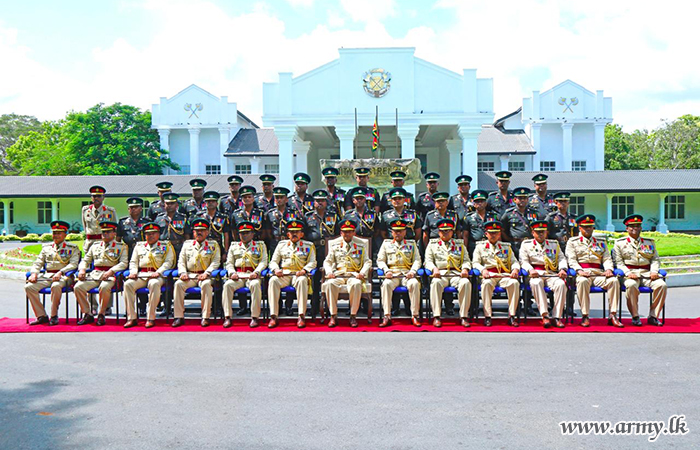 විශ්‍රාම දිවියට පා තබන ගජබා රෙජිමේන්තුවේ ජ්‍යෙෂ්ඨ නිලධාරින්ට එම රෙජිමේන්තුවේ ගෞරවාචාරය