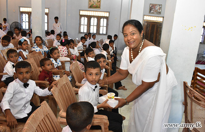 ශ්‍රී ලංකා යුද්ධ හමුදා කෘෂිකර්ම හා පශු සම්පත් බලකා සේවා වනිතා ශාඛාව විසින් අත්‍යාවශ්‍ය ද්‍රව්‍ය පරිත්‍යාග කිරිමේ වැඩසටහනක්