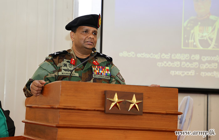 ආරක්‍ෂක සේනා ආඥාපති  - බටහිර 143 පාබල බලසේනාවේ නිල සංචාරයක