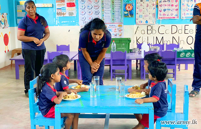 11 Field Engineer Regiment Hosts Lunch for Lakdaru Preschool Children