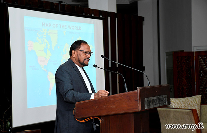 CES Hosts Diners' Club Featuring In-Depth Lecture on Russia-Ukraine Conflict