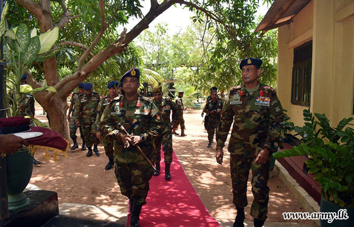 අධ්‍යක්‍ෂ ජනරාල් පාබල ආරක්‍ෂක සේනා මූලස්ථානය - නැගෙනහිර බලඇණි පුහුණු පාසලේ නිල සංචාරයක