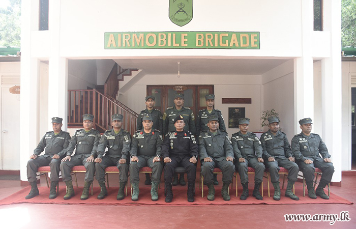 53 පාබල සේනාංකයේ සේනාංකාධිපති ගුවන් සංක්‍රමික බලසේනාවේ නිල සංචාරයක