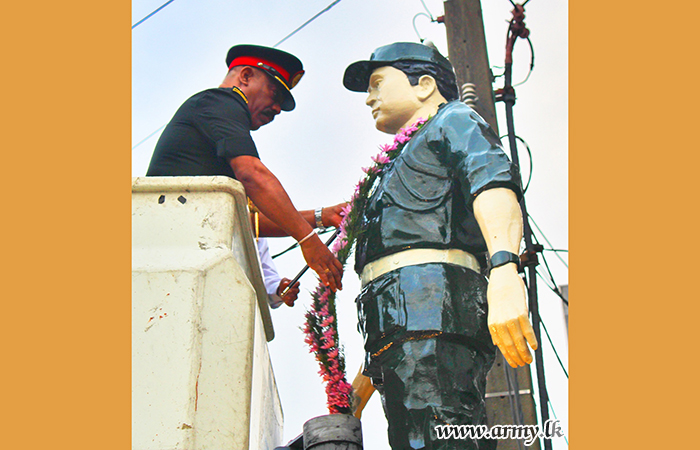 මේජර් ජෙනරල් විජය විමලරත්න ආර්ඩබ්ලිව්පී ආර්එස්පී වීඑස්වී යූඑස්පී පීඑස්සී ගේ 32 වන ගුණානුස්මරණය කරයි