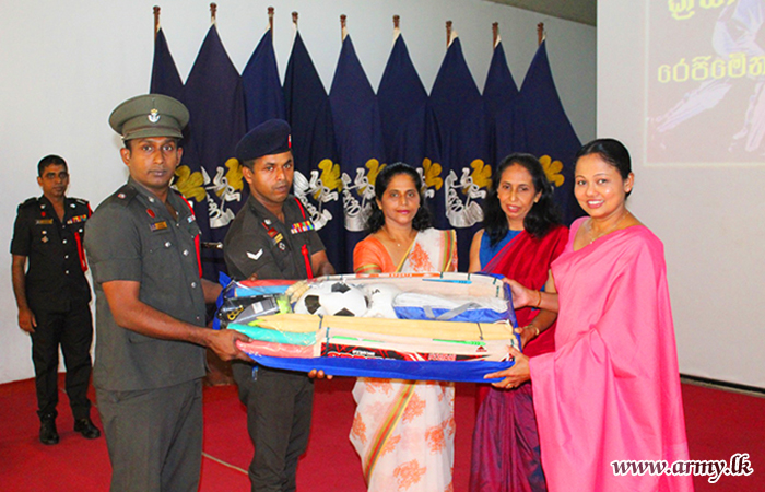 ශ්‍රි ලංකා පාබල හමුදා සේවා වනිතා ශාඛාවෙන් පරිත්‍යාග වැඩසටහනක්