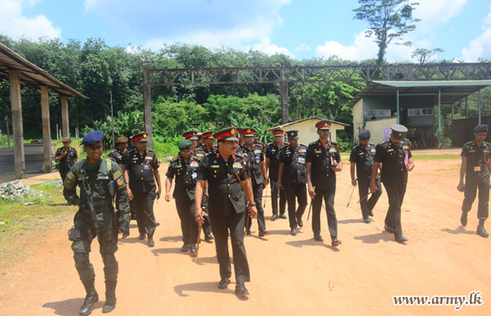 යුද්ධ හමුදා නියෝජ්‍ය මාණ්ඩලික ප්‍රධානී නිරීක්ෂණ චාරිකාවක නිරත වෙයි