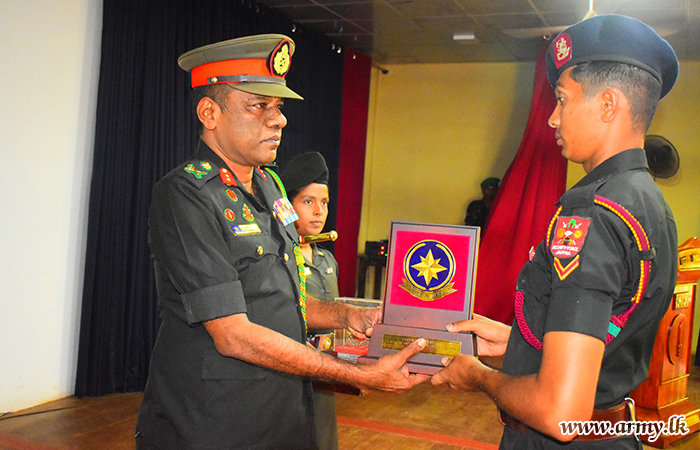 அம்பாறையில் அதிகாரவாணையற்ற அதிகாரிகளின் சிரேஷ்ட தலைமைத்துவம் மற்றும் தொழிலாண்மை அபிவிருத்தி பாடநெறி - 57' நிறைவு