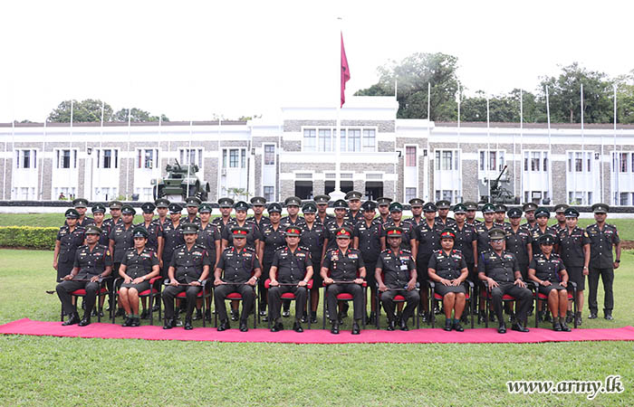 අධ්‍යක්‍ෂ ජෙනරාල් මූල්‍ය කළමනාකරණ, වැටුප් සහ ලේඛණ අධ්‍යක්‍ෂ මණ්ඩලයේ නිල සංචාරයක