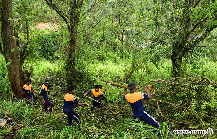 ආරක්‍ෂක සේනා මූලස්ථානය - මධ්‍යම භට පිරිස් දියතලාව යුද්ධ හමුදා මූලික රෝහලේදී පිරිසිදු කිරීමේ වැඩසටහනක් පවත්වයි
