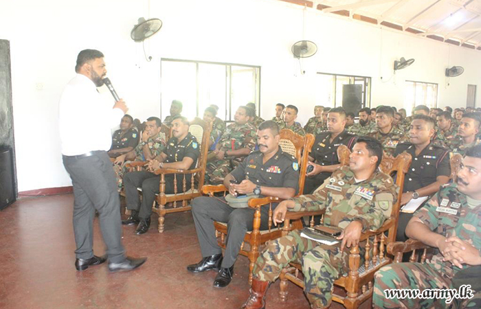 22 පාබල සේනාංකයේ භට පිරිස් වෙනුවෙන් දැනුවත් කිරීමේ වැඩසටහනක