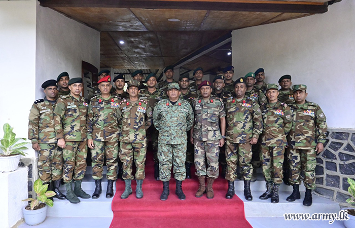 57 පාබල සේනාංකයේ සේනාංකාධිපති තම බලසේනා සහ බලඇණි වල නිල සංචාරයක නිරතවෙයි