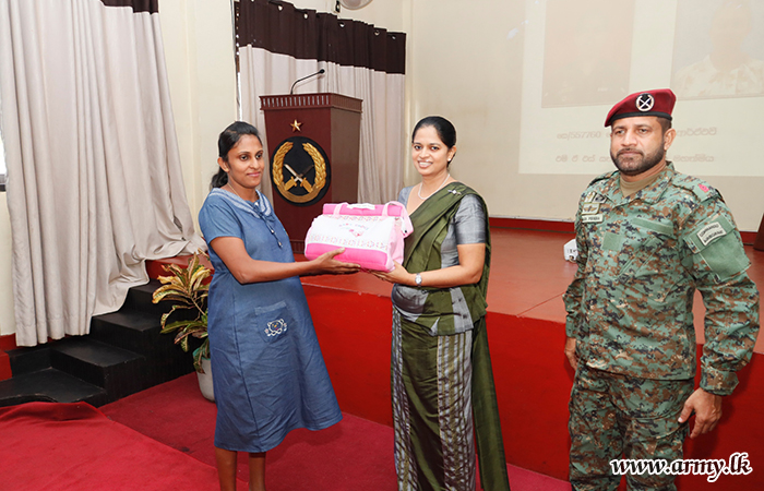 CR -SVB Distributes Maternity Aid