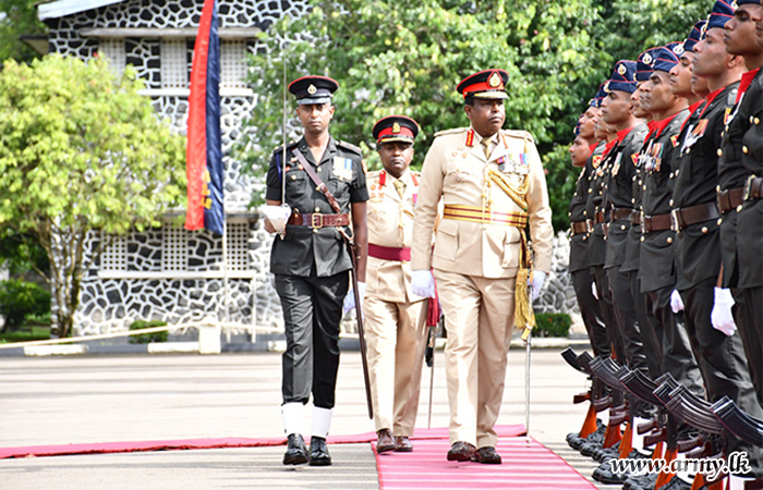 විශ්‍රාම දිවියට එළඹෙන මේජර් ජෙනරල් එම්.පී.කේ. මදුරප්පෙරුම ආර්එස්පී යූඑස්පී පිඑස්සී ජ්‍යෙෂ්ඨ නිලධාරිතුමන් හට ශ්‍රී ලංකා ඉංජිනේරු බලකායෙන් ගෞරවාචාර