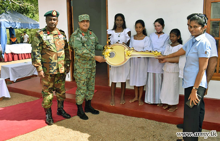 5 ශ්‍රී ලංකා ජාතික ආරක්‍ෂක බළමුළුවේ මූලිකත්වයෙන් නිවාස අවශ්‍යතා සහිත පවුලක් වෙත නව නිවසක්