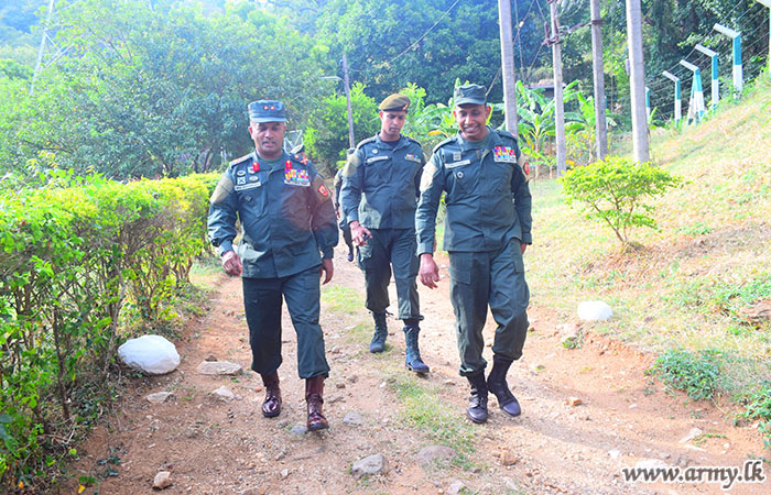 11 පාබල සේනාංකයේ නව සේනාංකාධිපති සිය බලප්‍රදේශයේ සංචාරයක