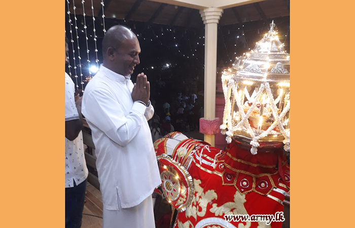 11 Infantry Division Troops Assist in Successful Conduct of Mahiyangana Raja Maha Vihara Procession