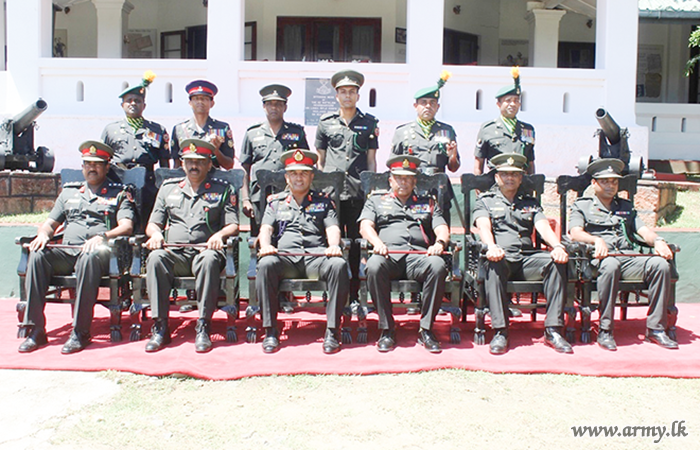 11 පාබල සේනාංකයේ සේනාංකාධිපති 1 ශ්‍රී ලංකා රයිෆල් බලකායේ නිල සංචාරයක