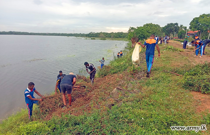 4 SLNG and Local Authorities Conduct Shramadana at Basawakkulama Reservoir