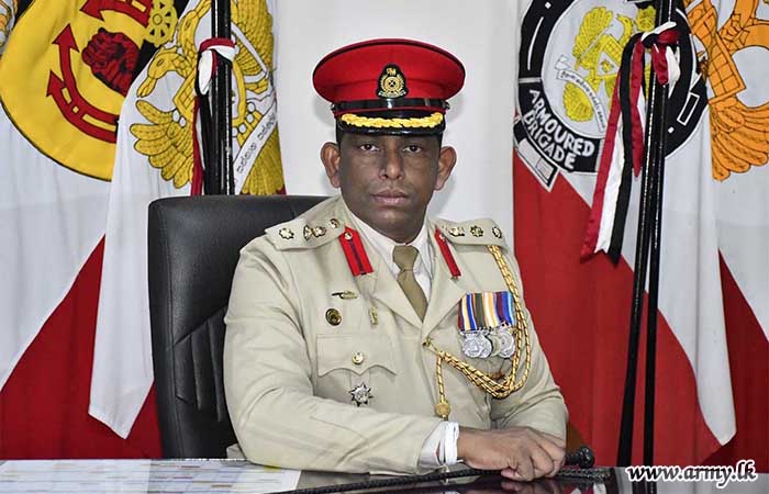 සන්නාහ සන්නද්ධ බලකා පුහුණු මධ්‍යස්ථානයේ නව සේනාවිධායක රාජකාරි අරඹයි