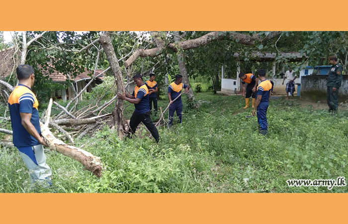 Troops of 3 SLNG Conducts Shramadana Campaigns at Elders’ Homes 