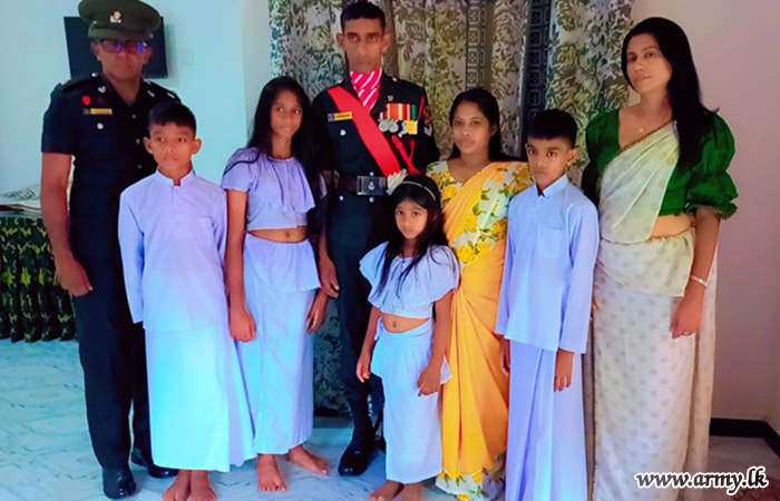 5 (V) SLLI Constructs a New House for a Soldier
