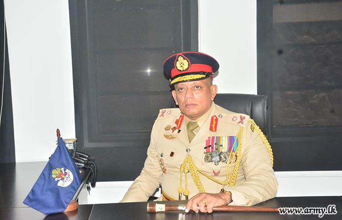 ශ්‍රී ලංකා පාබල හමුදාවේ  නව  රෙජිමේන්තු අධිපති ධූරයේ රාජකාරි අරඹයි