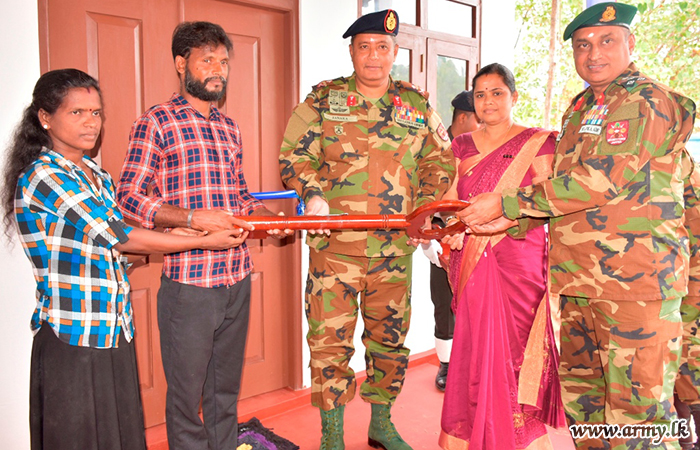 General Officer Commanding, 51 Infantry Division Hands Over Army-Built House to Family in Jaffna