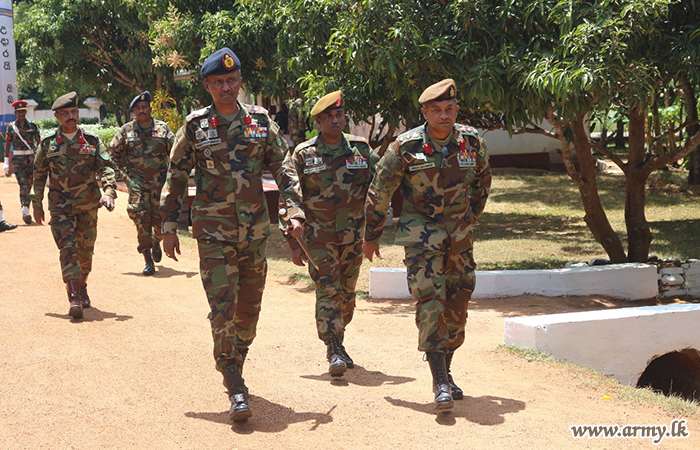 56 පාබල සේනාංකයේ සේනාංකාධිපති 562 පාබල බලසේනාවේ නිල සංචාරයක
