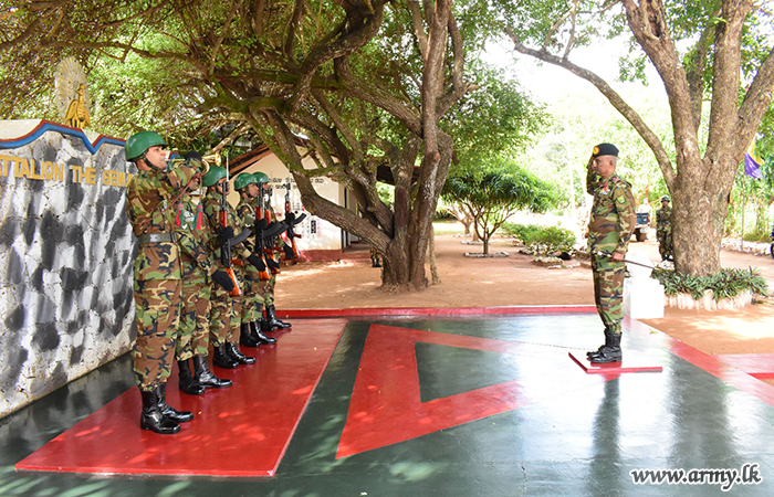 56 පාබල සේනාංකයේ සේනාංකාධිපති සිය බලප්‍රදේශයේ නිල සංචාරයක