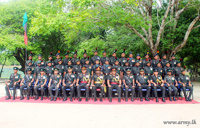 යාන්ත්‍රික පාබල රෙජිමේන්තුවේ රෙජිමේන්තු අධිපති යාන්ත්‍රික පාබල බලසේනාවේ සහ 1 බලඇණිය යාන්ත්‍රික පාබල රෙජිමේන්තුවේ නිල සංචාරයක