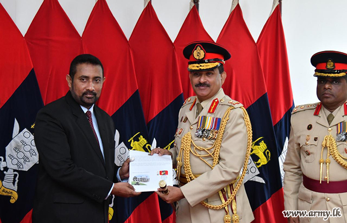 ශ්‍රී ලංකා යුද්ධ හමුදා යුධෝපකරණ බලකායේ සංවත්සරය නිමිත්තෙන් සමරු මුද්දරයක් එළිදක්වයි