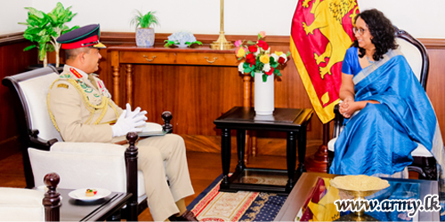 Army Chief Pays Courtesy Call on New Prime Minister