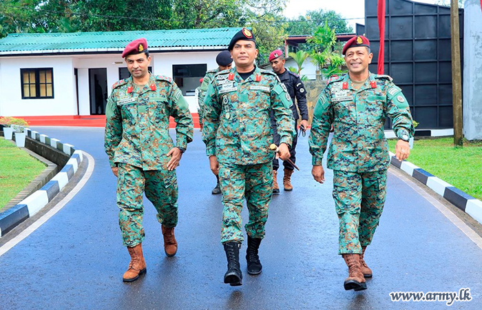 1 බලකායේ බලකාධිපතිතුමන් සිය බලප්‍රදේශයේ සංචාරයක
