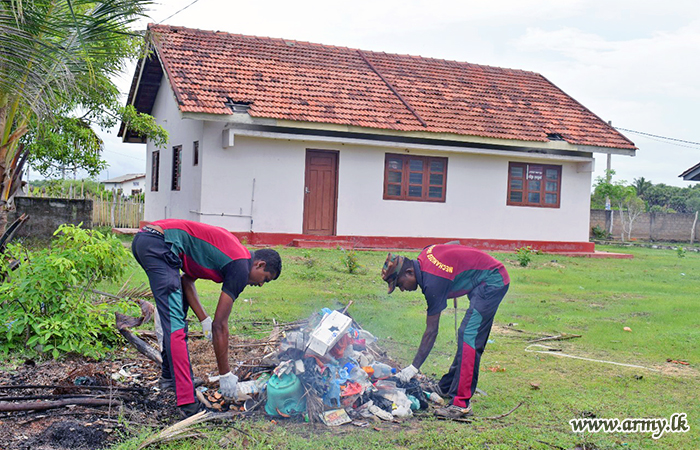 5(ස්වේච්ඡා) යාන්ත්‍රික පාබල රෙජිමේන්තුවේ භට පිරිස් ඩෙංගු මර්දන වැඩසටහනක් පවත්වයි
