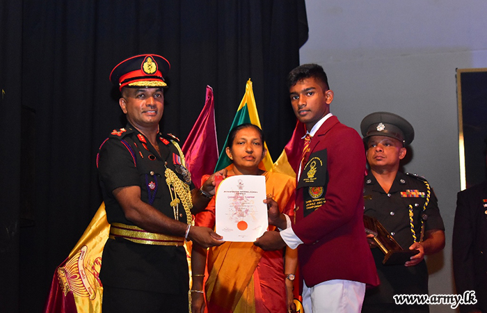 GOC of 11 Infantry Division Graces Wickramabahu National School Colours Awarding Ceremony