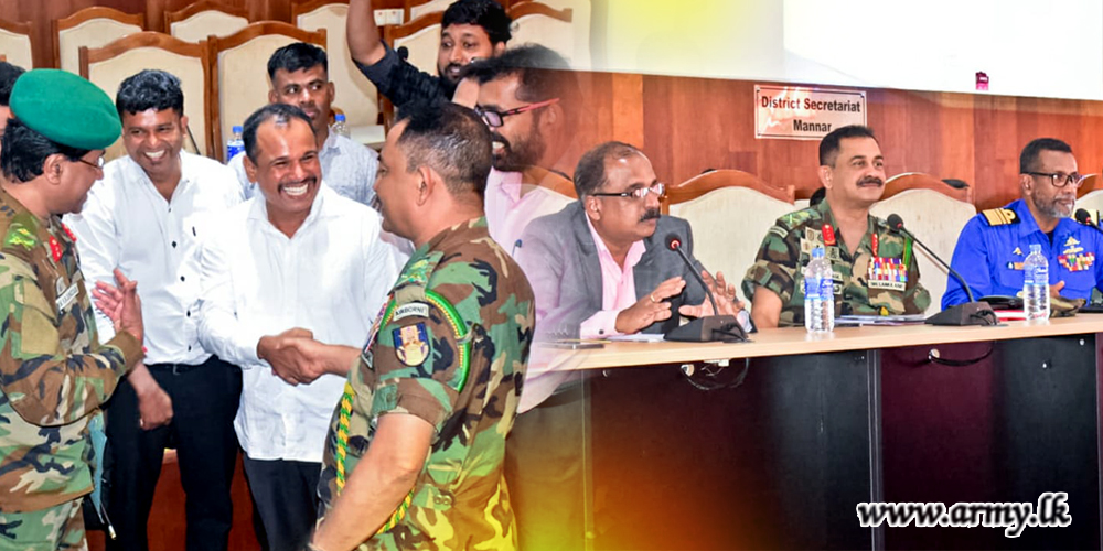 Deputy Defence Minister along with the Commander of the Army Visits Flood-Affected Areas in Mannar