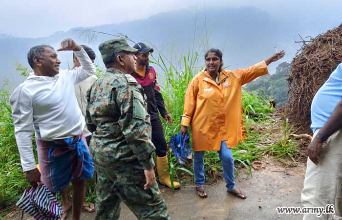 Commander of 57 Infantry Division Visits Kalugahathenna IDP Centre