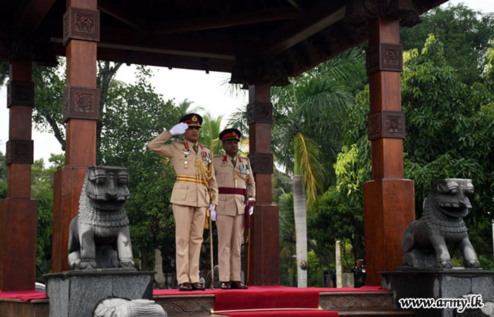 விஜயபாகு காலாட் படையணியில் புதிதாக நிலை உயர்வு பெற்ற மேஜர் ஜெனரல் கௌரவிப்பு 