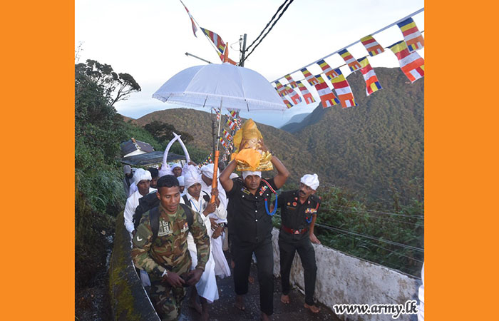 19 SLNG Troops Assist Procession Carrying ‘God Sumana Saman’ Statue