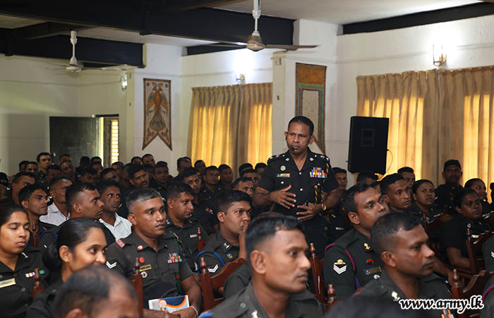 ආරක්‍ෂක සේනා මූලස්ථානය - බටහිර වෙතින් හමුදා සාහිත්‍යය පිළිබඳ මනෝවිද්‍යාත්මක දේශනයක් පවත්වයි