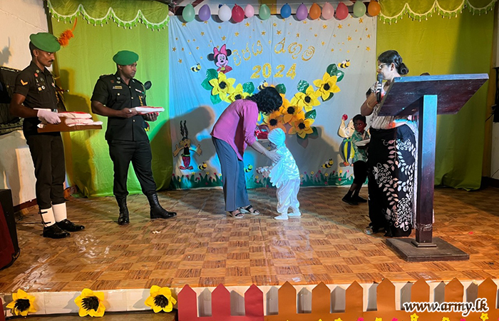 57 පාබල සේනාංකයේ මූලිකත්වයෙන් පාසල් උපකරණ බෙදාදීමේ වැඩසටහනක්