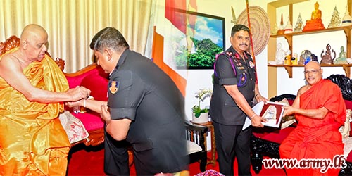Commander of the Army Visits Asgiriya Monastery to Receive Blessings