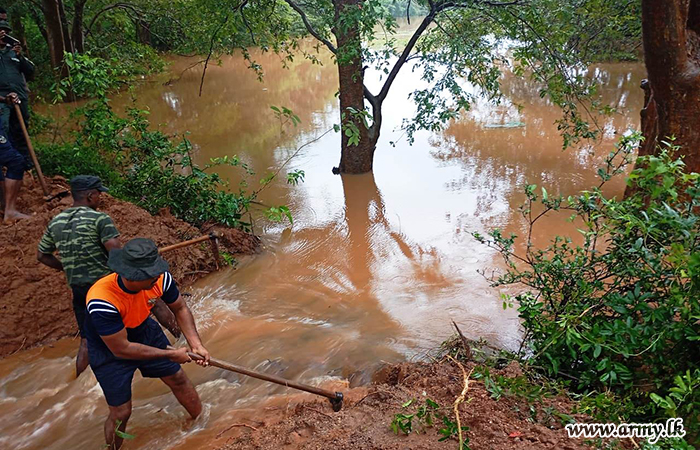 Troops of 21 Infantry Division Assist in Flood Relief and Infrastructure Repairs in Horowpothana